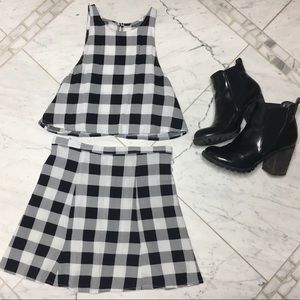 Black and White Mini Skirt 🖤💝